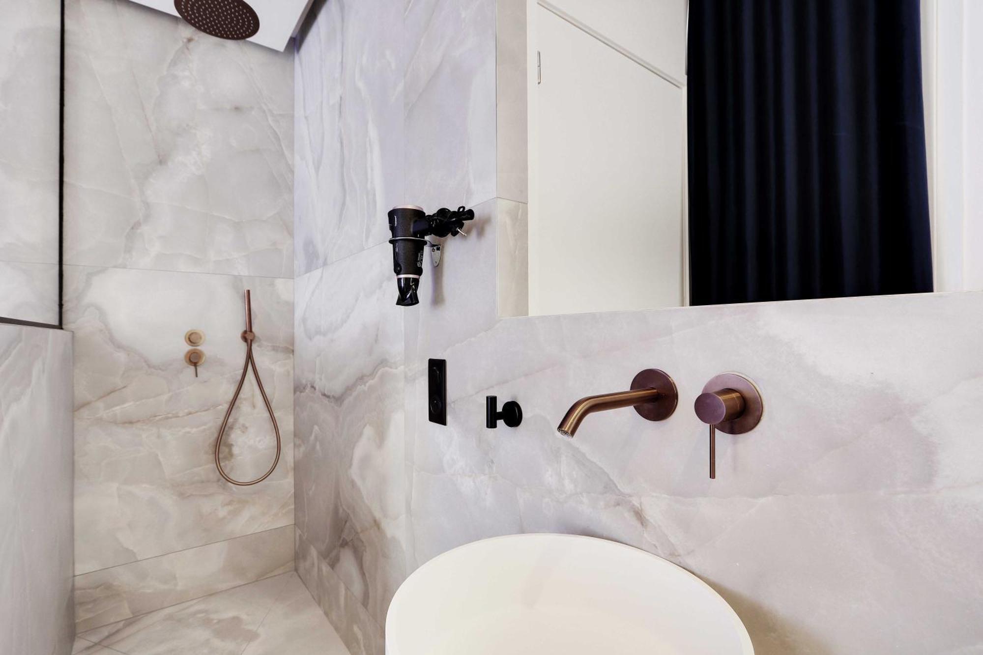 Lovely Bedroom With Jacuzzi 2p Chatelet Paris