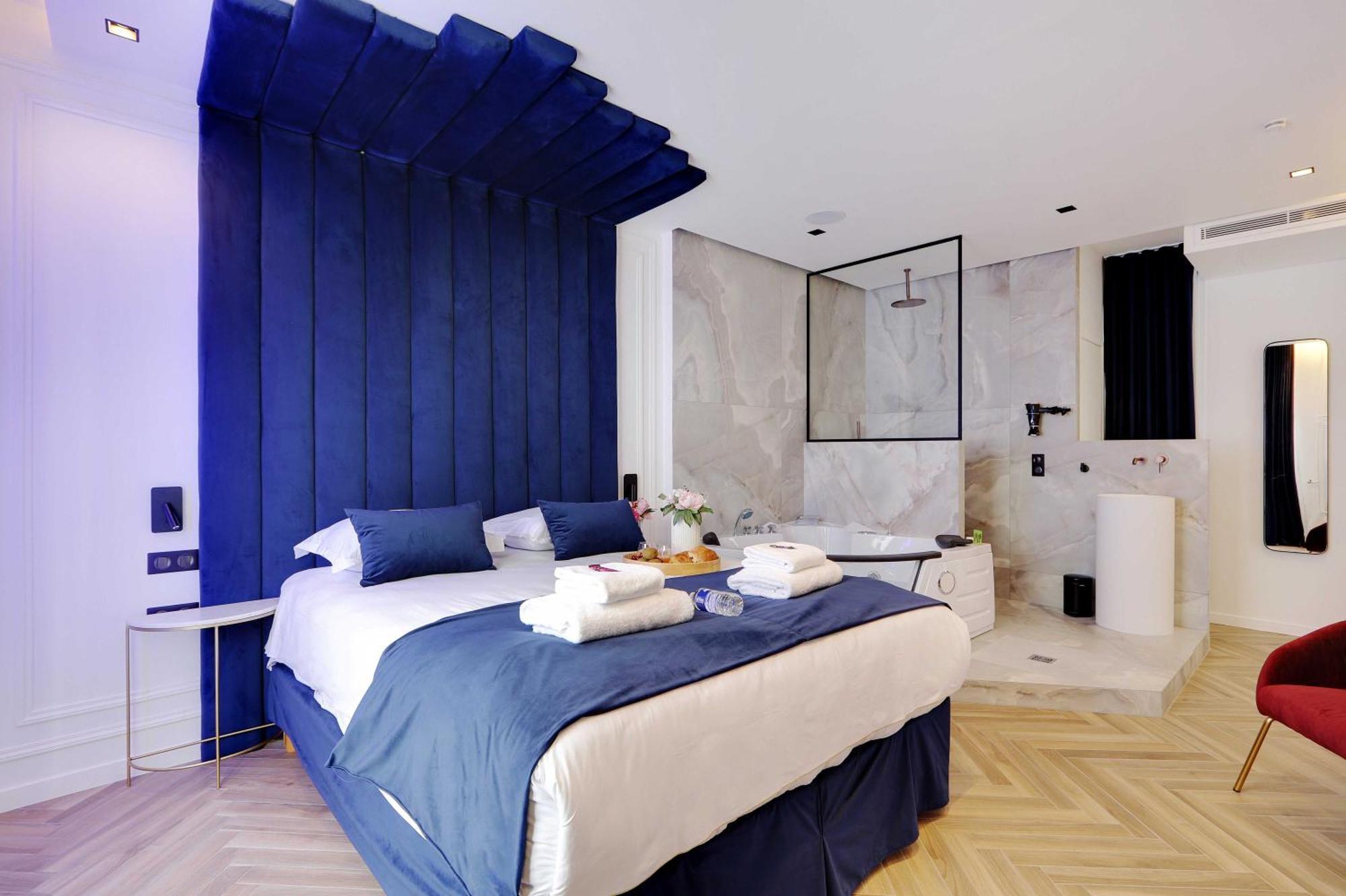 Holiday home Lovely Bedroom With Jacuzzi 2p Chatelet
